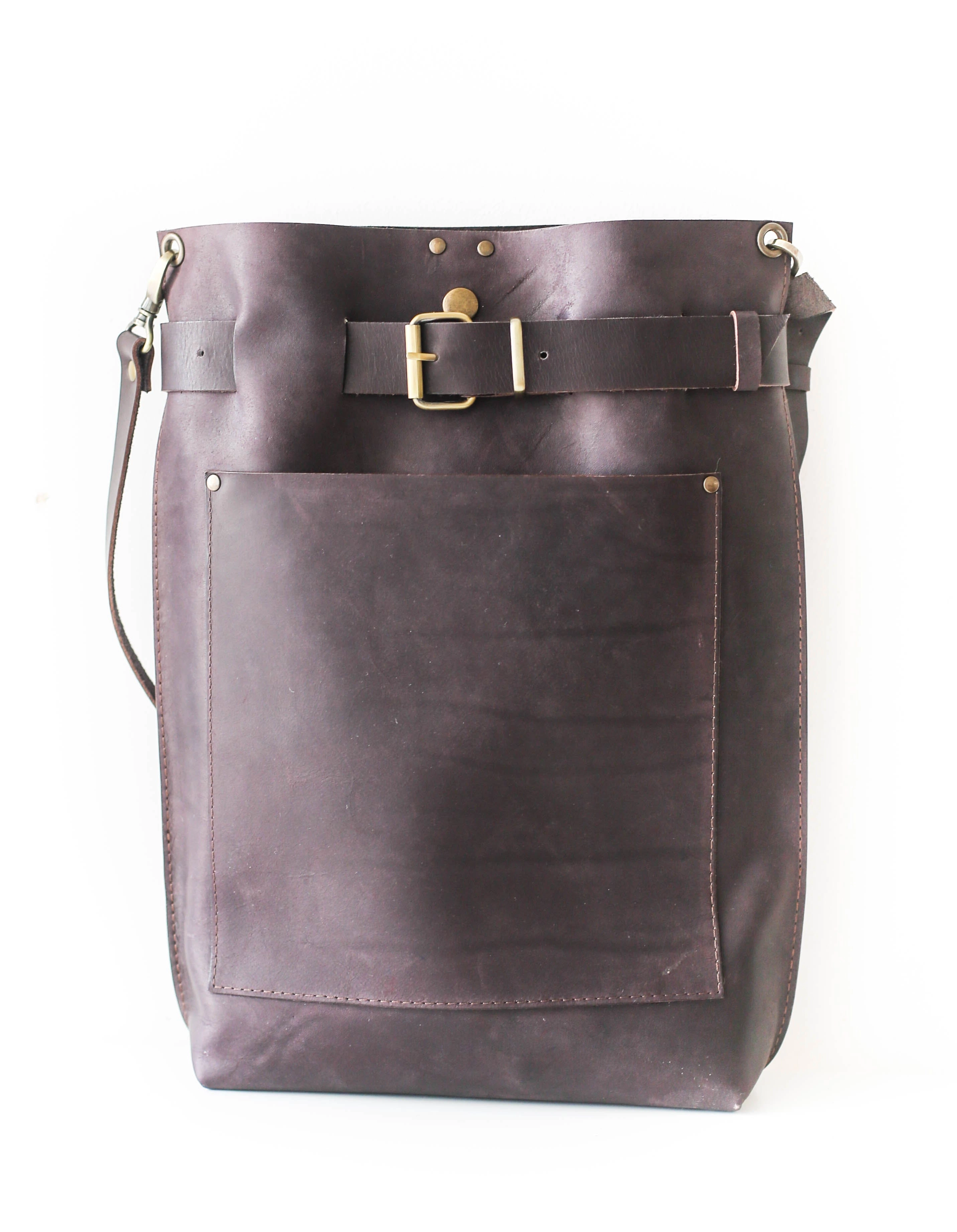 Grizzly Large Leather Bag w/Front Pocket