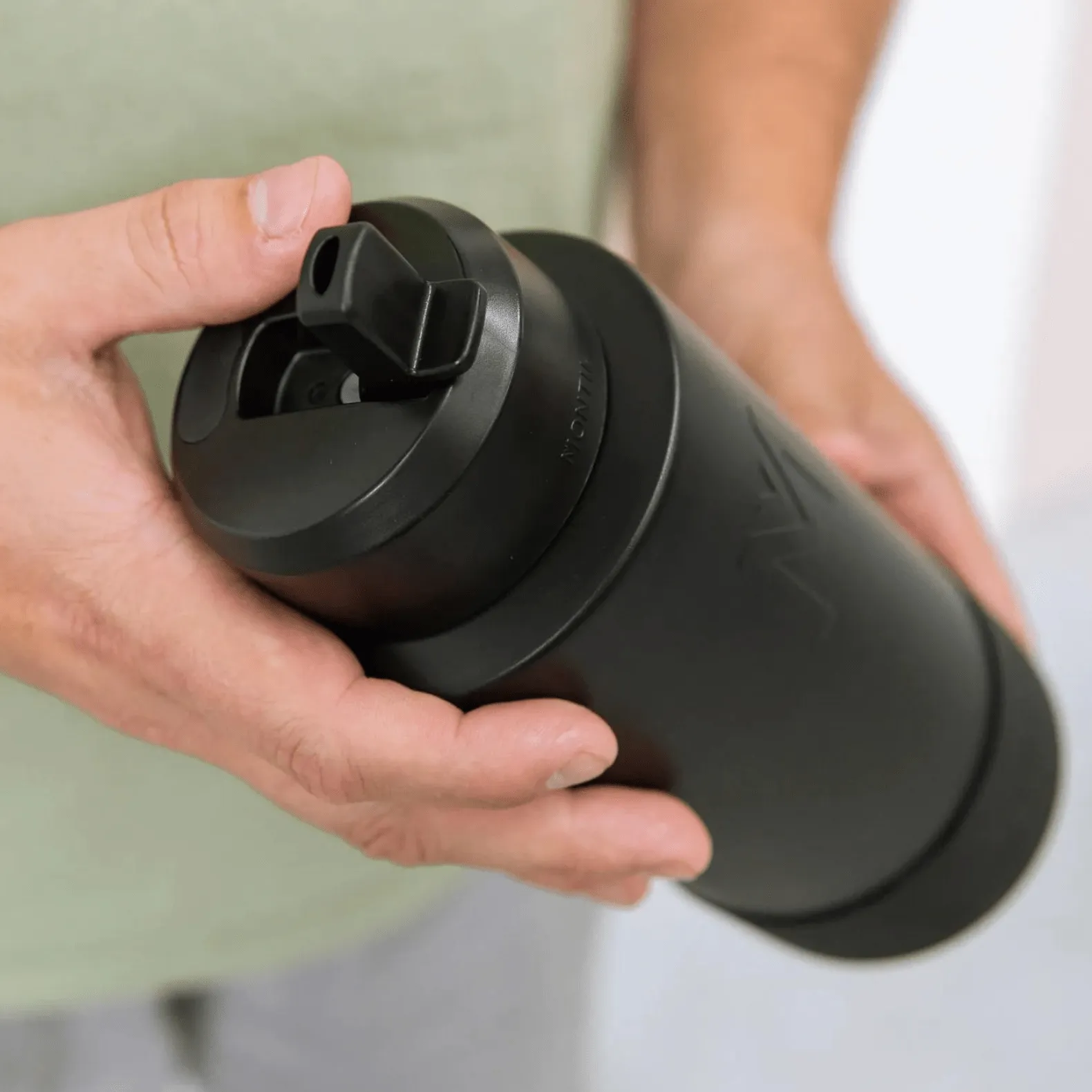Insulated Drink Bottle 1L -- Montii Midnight