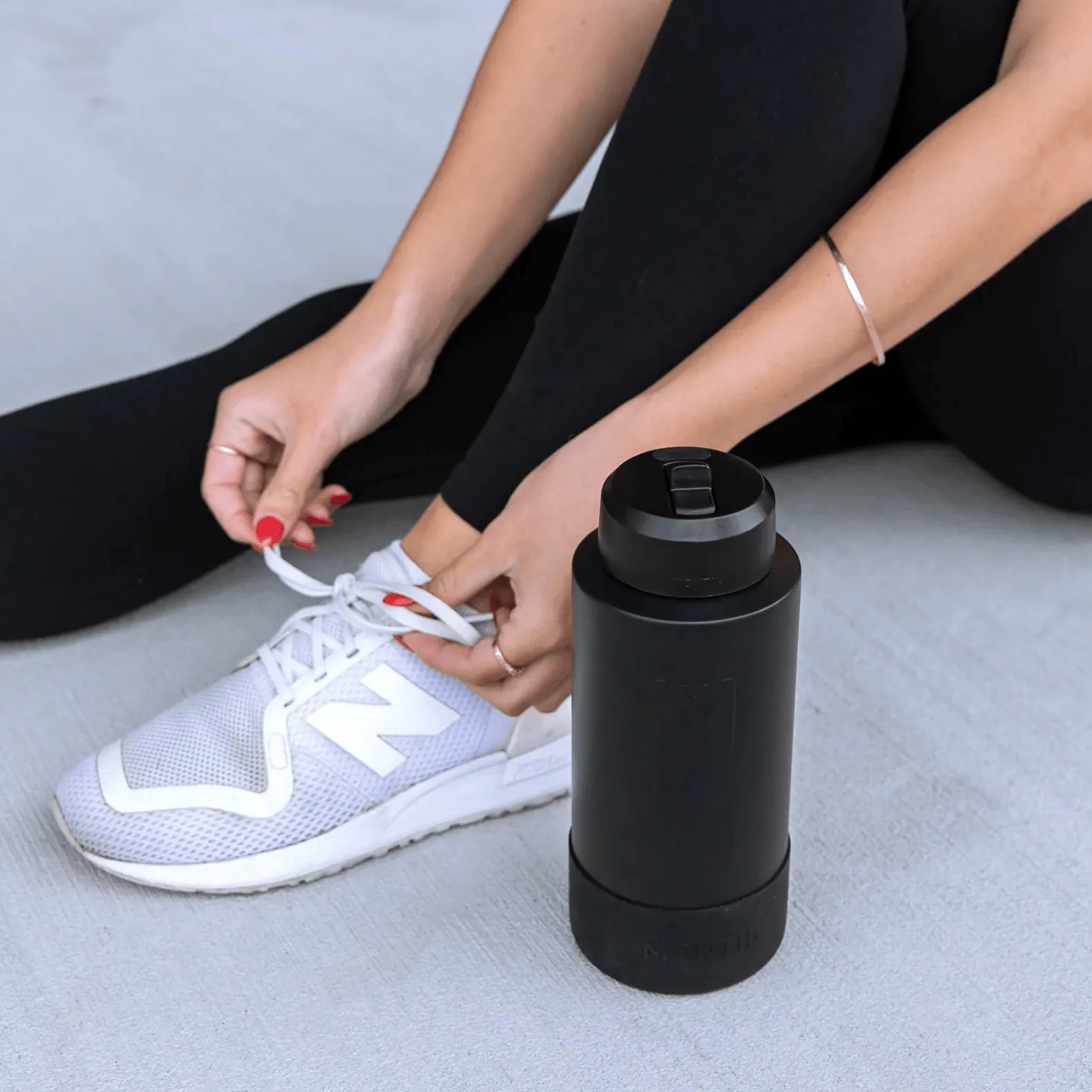 Insulated Drink Bottle 1L -- Montii Midnight