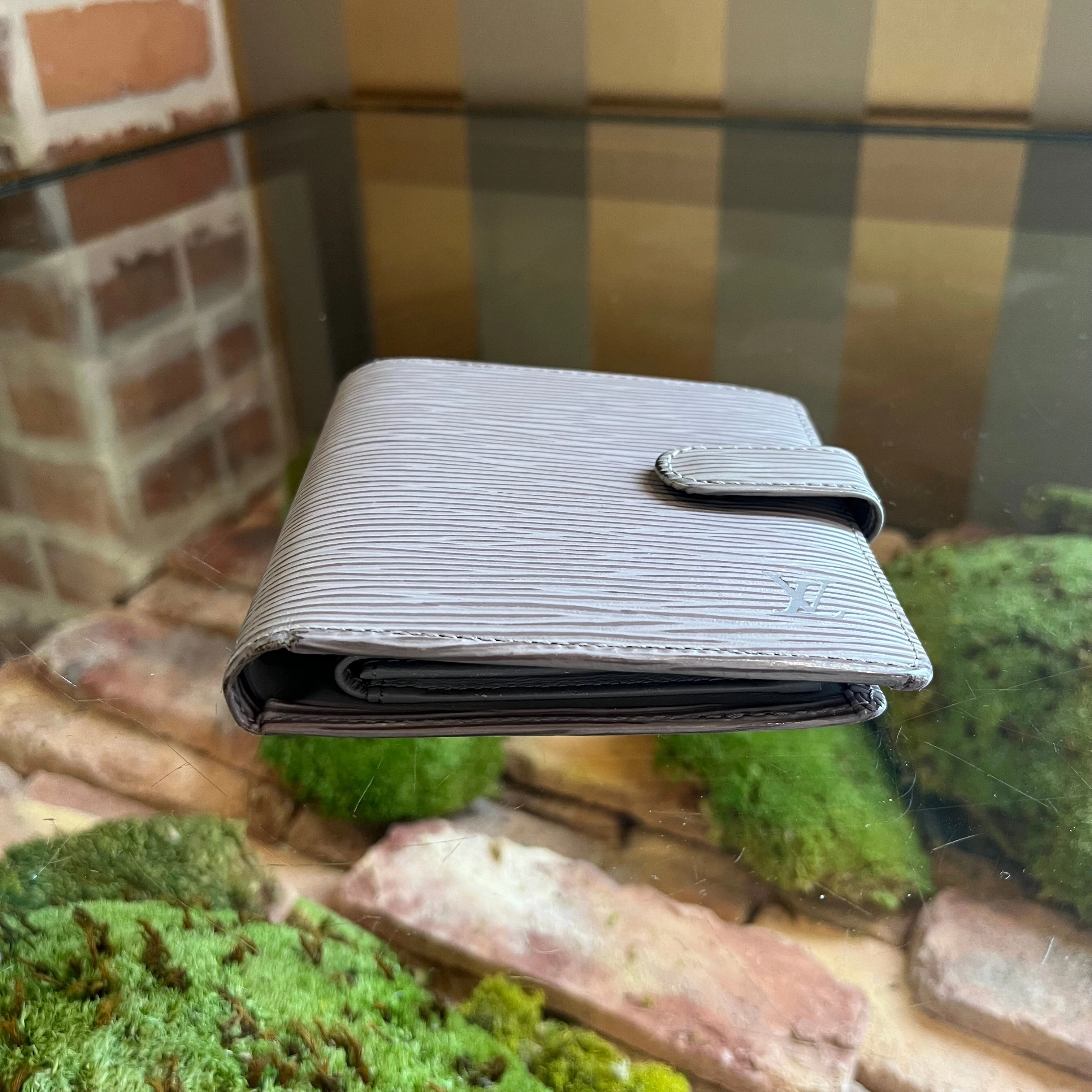 LOUIS VUITTON Vintage Lilac Epi Leather Bifold Wallet