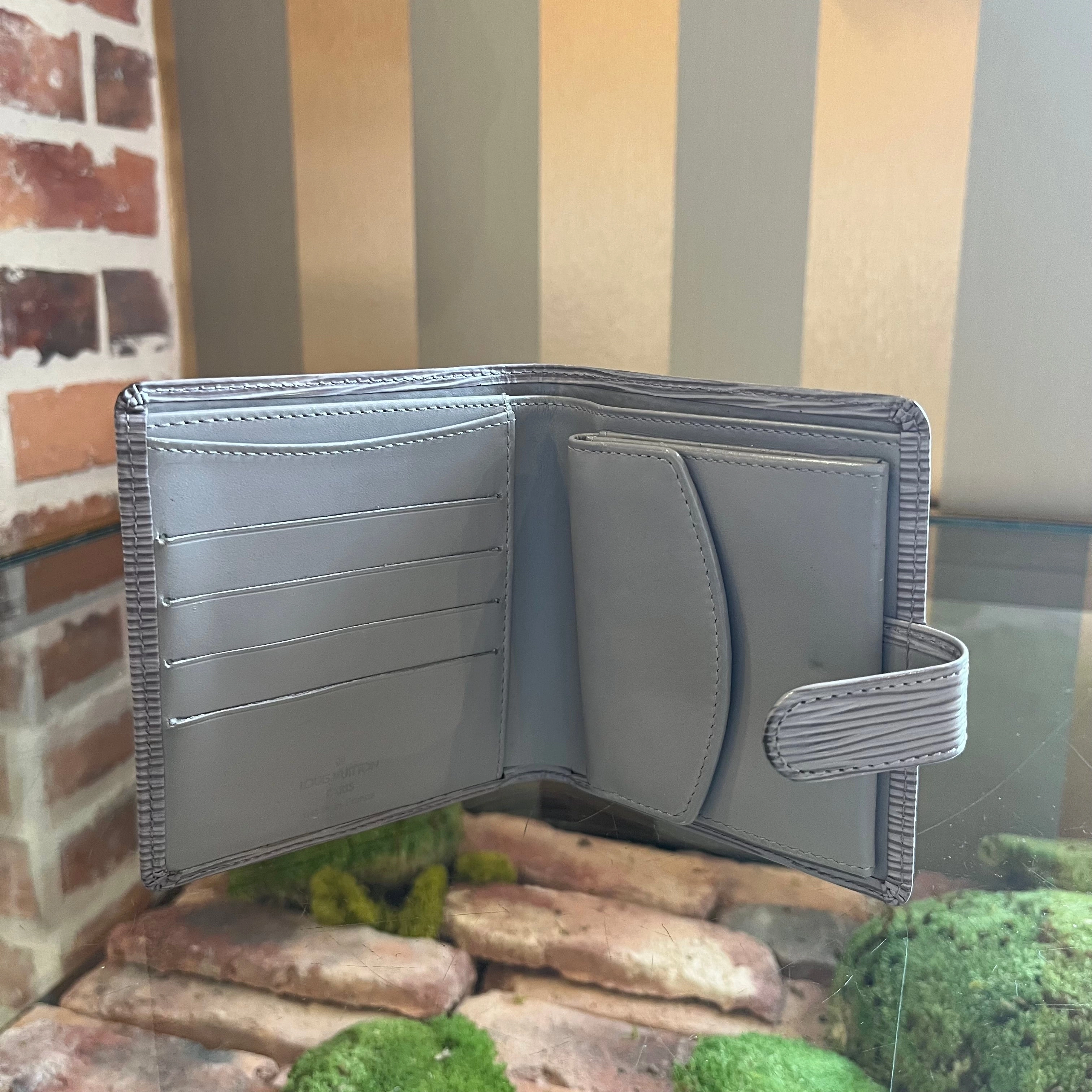 LOUIS VUITTON Vintage Lilac Epi Leather Bifold Wallet