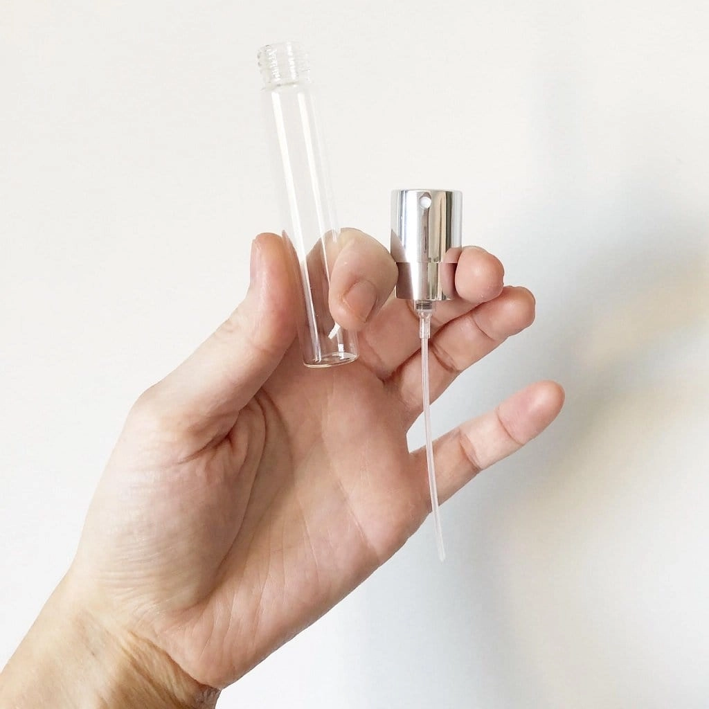 Refillable Perfume Atomiser -- Matte Green