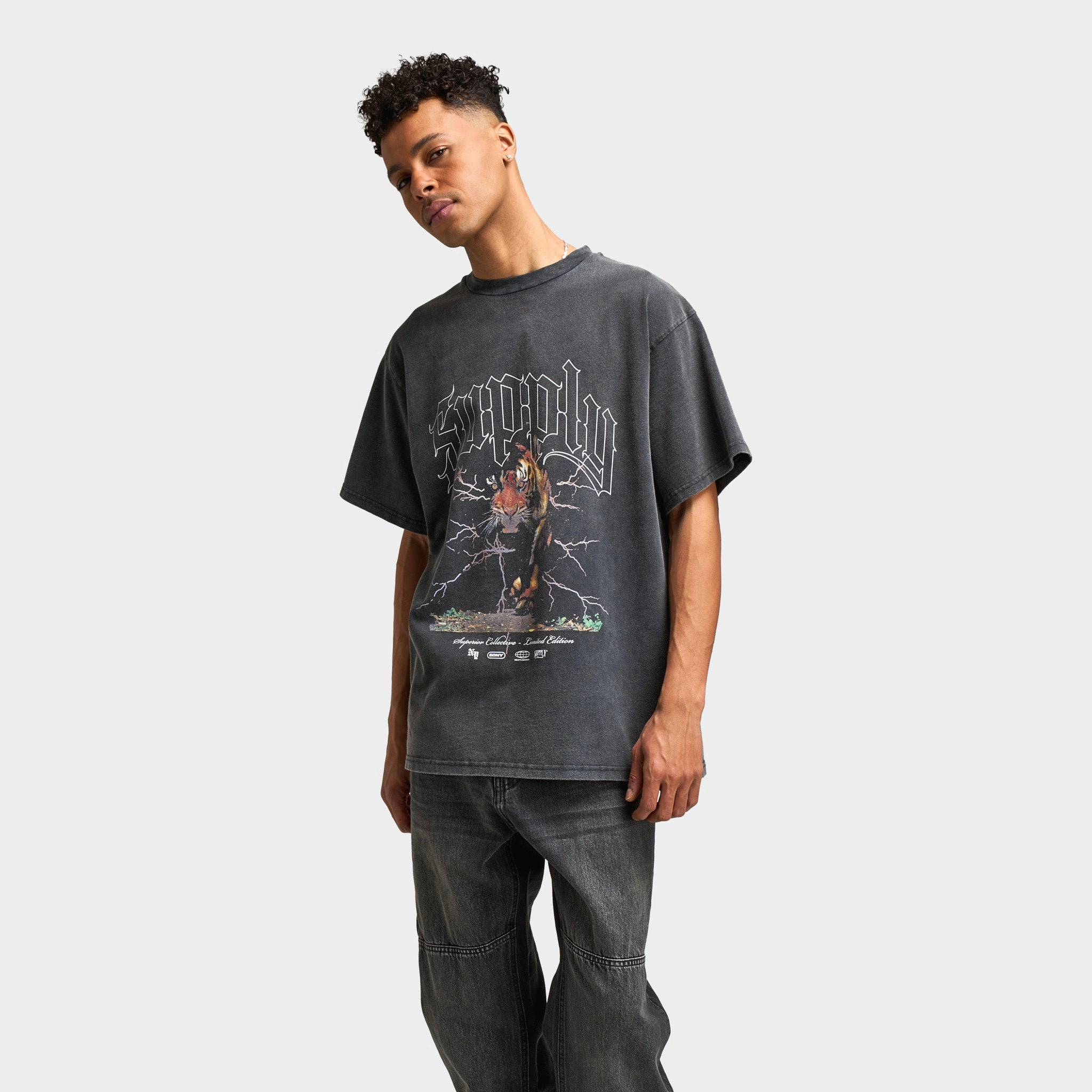 Supply & Demand Growl Graphic T-Shirt / Black